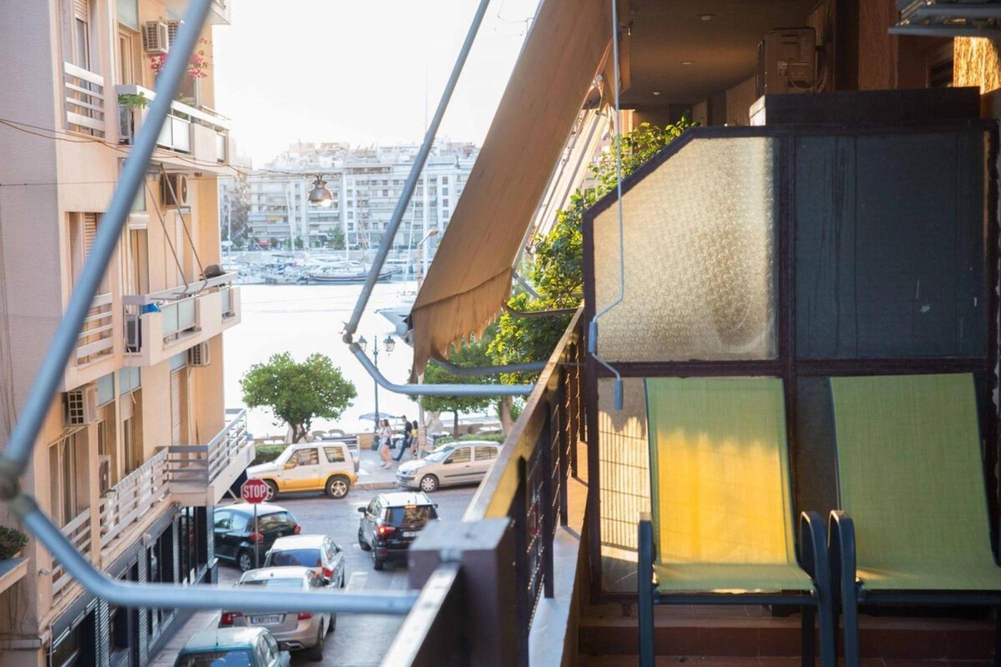 Cozy apartment Marina Zeas  Piraeus Bagian luar foto